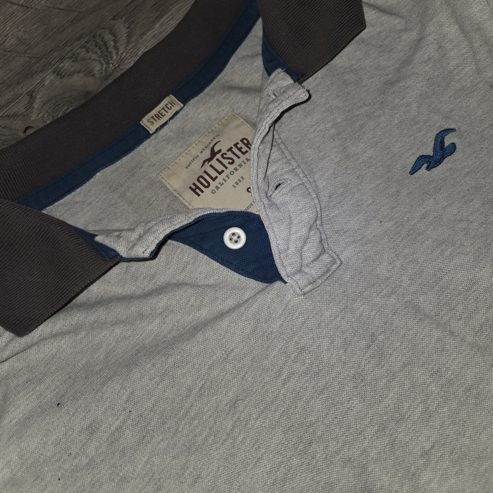 Hollister Men's Gray Polo Shirt